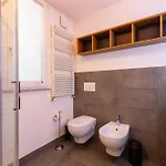 I-host - Ticinese 107 شقة