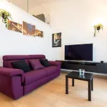 I-host - Ticinese 107 شقة